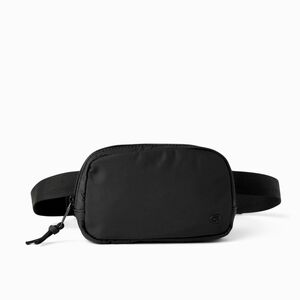 NWT UNISEX Gap Fit 100% Recycled Belt Bag In Black
